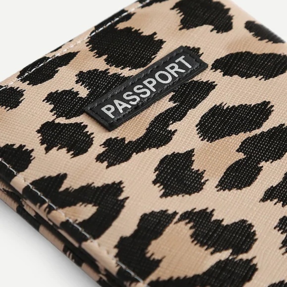 1 LEFT-Leopard Pattern Passport Holder - Picture 3 of 6